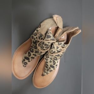 Womens leopard sandals size 10